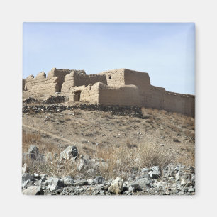 Íman Um composto fortificado na aldeia de Akbar Kh