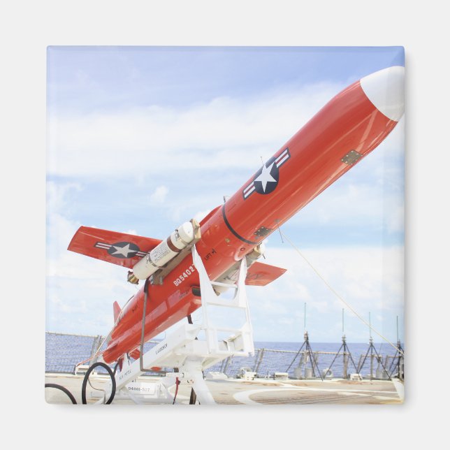 Íman Um drone Chukar BQM-74E pronto para lançamento (Frente)