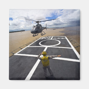 Íman Um Eurocopter brasileiro prepara-se para aterrar