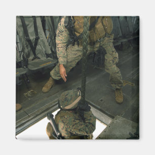 Íman Um fuzileiro naval envia um fuzileiro naval