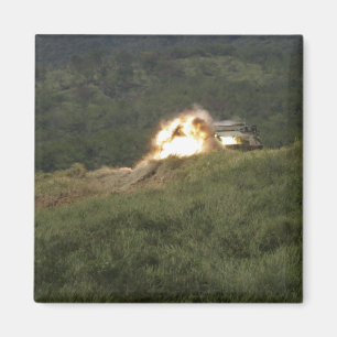 Íman Um fuzileiro naval marc uma batida direta