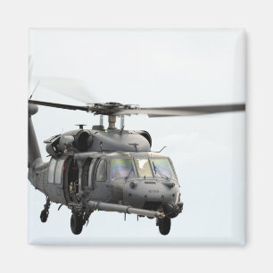 Íman Um HH-60 pavimenta o helicóptero do falcão
