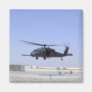 Íman Um HH-60G pavimenta o falcão que descola do