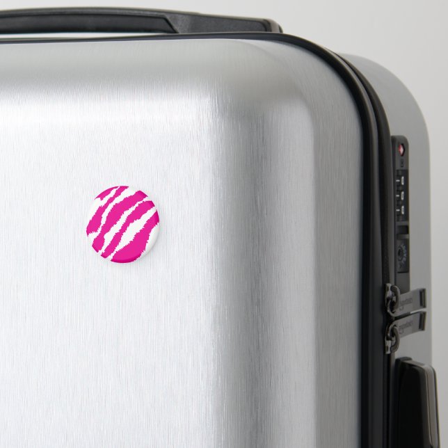 Íman Um intrincado padrão floral em rosa e branco, arte (In Situ (Luggage))