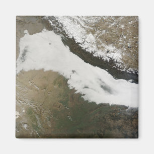 Íman Um largo banco de nuvens baixas