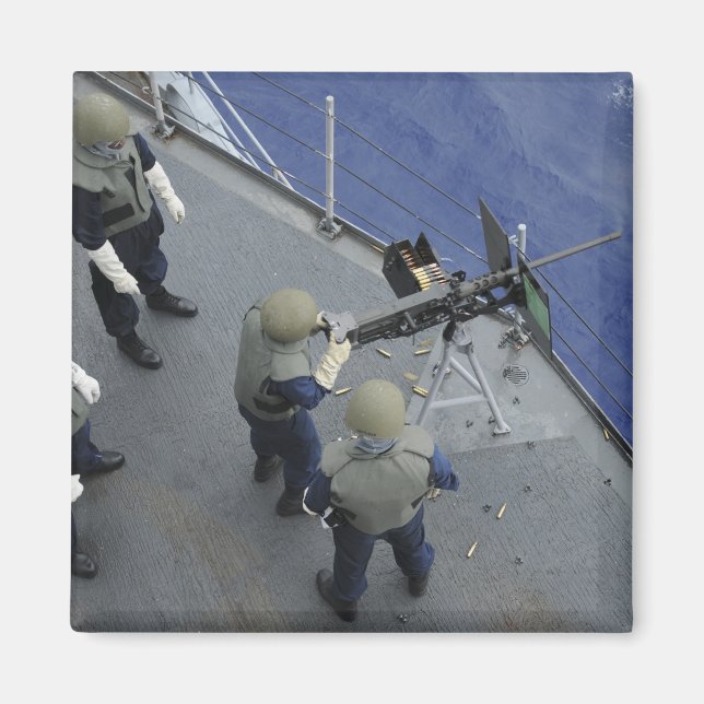 Íman Um marinheiro dos EUA dispara um M2HB de 50 calibr (Frente)