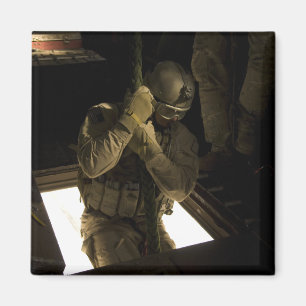 Íman Um pararescueman da força aérea de E.U. começa 