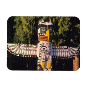 Íman Um poste totem Em Vancouver, Canadá.