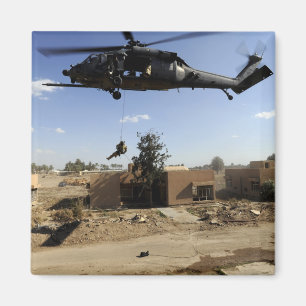 Íman Um rappels de um HH-60 2