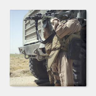 Íman Um soldado dá segurança aos fuzileiros