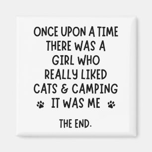 Íman Uma garota que realmente gostava de gatos e acampa