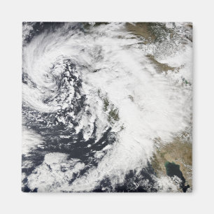 Íman Uma série de fortes tempestades com ventos fortes