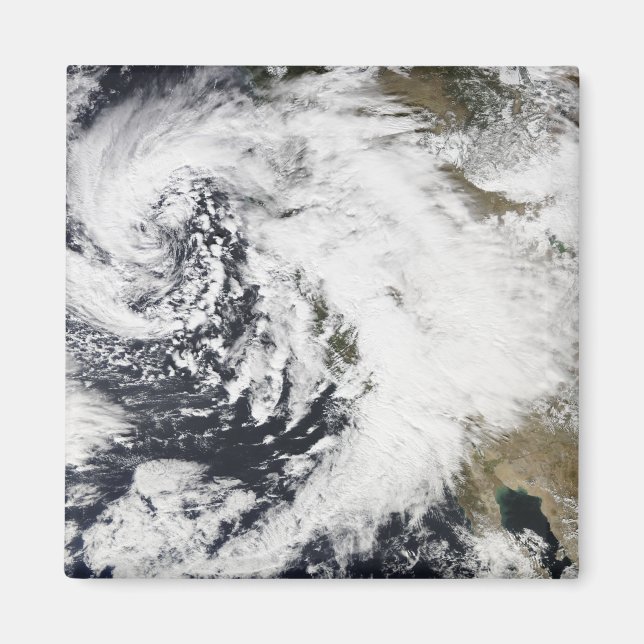 Íman Uma série de fortes tempestades com ventos fortes (Frente)