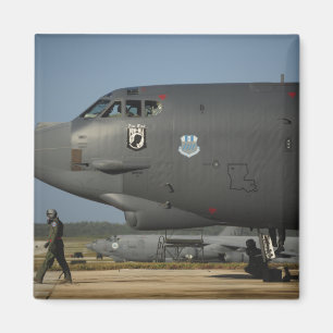 Íman Uma tripulação da Força Aérea dos EUA prepara um B