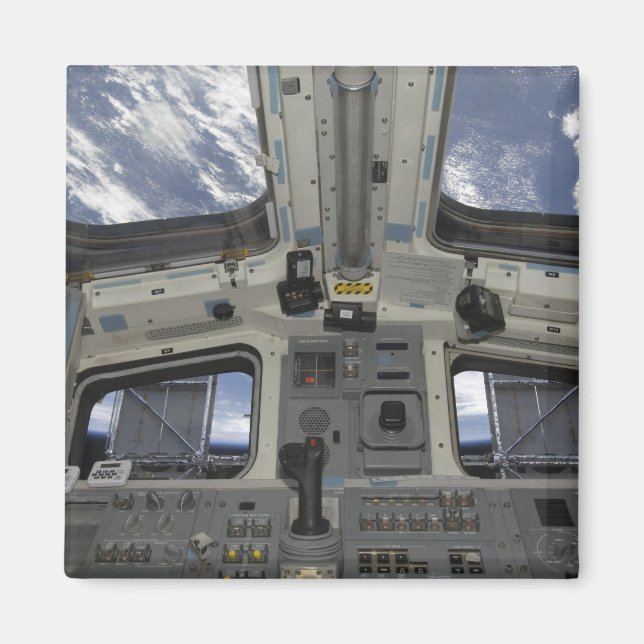 Íman Uma vista de dentro da cabina de pilotagem (Frente)