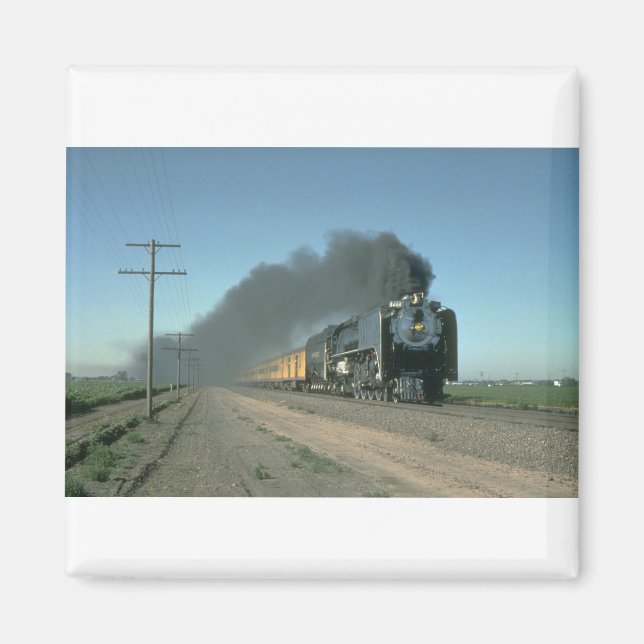 Íman Union Pacific No. 8444 aciona um trem de Denver (Frente)