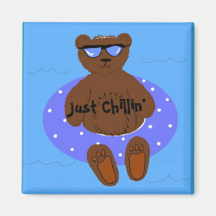 Íman Urso Relaxando em um Tubo Interno