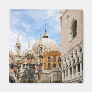 Íman Veneza, Veneto, Itália - As aves estão empoleira