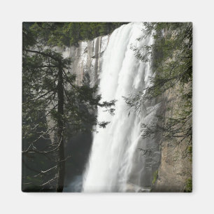 Íman Vernal Falls III no Parque Nacional de Yosemite