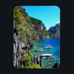 Íman Viagem das Filipinas<br><div class="desc">As Filipinas estão na encruzilhada do mundo ocidental desenvolvido e do Oriente. Está no coração do Sudeste Asiático,  alongando mais de 1.840 quilômetros. Composta por 7.107 ilhas,  as Filipinas são facilmente acessíveis às diferentes capitais do mundo. As suas três principais ilhas são Luzon,  Visayas e Mindanao.</div>