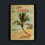 Íman Viagens vintage da Árvore Palm do Tortola<br><div class="desc">Um impressão de arte das Ilhas Virgens Tortola,  moderna do século médio,  no estilo viagens vintage. Ele apresenta uma palmeira curva na praia arenosa com oceano sob um céu azul nublado.</div>