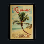 Íman Viagens vintage da Palmeira Kissimmee<br><div class="desc">Um impressão de arte moderno do século médio único,  no estilo de poster viagens vintage,  da Flórida Kissimmee. Ele apresenta uma palmeira curva na praia arenosa com oceano sob um céu azul nublado.</div>
