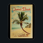 Íman Viagens vintage de Árvore de Palma de Ormond Beach<br><div class="desc">Um impressão de arte moderno do século médio,  Ormond Beach,  Flórida,  no estilo viagens vintage. Ele apresenta uma palmeira curva na praia arenosa com oceano sob um céu azul nublado.</div>