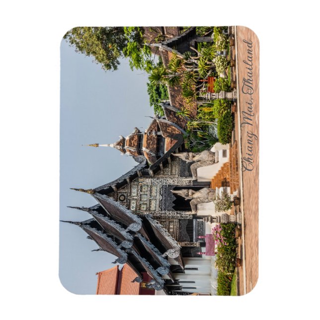 Íman Viaharn em Wat Chedi Luang, Chiang Mai, Tailândia (Vertical)