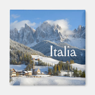 Íman Vila das dolomites no ímã do texto do inverno