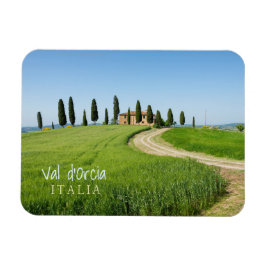 Íman Villa fazenda com ciprestes na Toscana