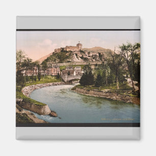 Íman Vintag do castelo e do rio, Lourdes, Pyrenees,
