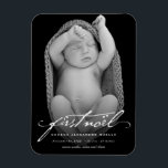 Íman Vintage Manuscrito Script Primeira Foto de Noel de<br><div class="desc">Caligrafia Vintage Script Foto Flexível de 1rua do Noel do Baby. Este clássico anúncio minimalista de natalidade / o primeiro ímã flexível do noel (natal) do bebê apresenta um roteiro de caligrafia de caligrafia vintage com o nome do bebê, data de nascimento e estatísticas do bebê em texto sérvio que...</div>