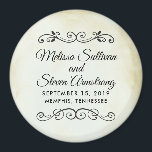 Íman Vintage Old-Timey Western Wedding Salvar Data<br><div class="desc">Salve o ímã de encontro com um simples design de sensação ocidental. Colocada numa imagem de papel pergaminho colorido de creme com aspecto de vintage. As bordas molhadas e envelhecidas dão-lhe uma vibração à moda antiga. Divisores decorativos com aparência de vintage rico com seu texto personalizado no meio.</div>