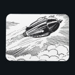 Íman Vintage Science Ficeship Rocket in Clouds<br><div class="desc">Ilustração da Vintage: imagem do transporte vitoriano de ficção científica em preto e branco. Uma nave espacial voando pelas nuvens no céu. Um clássico design de ficção científica de quadrinhos retrógrados do 50 do futuro.</div>