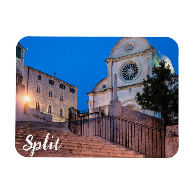 Íman Visão noturna das escadas e da igreja em Split, Cr (Horizontal)