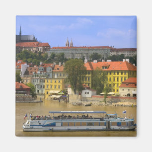 Íman Vista do Castelo de Praga e da cidade pelo Vltava