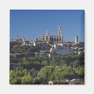 Íman Vista elevada da cidade com a Catedral de Segóvia