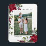 Íman Watercolor Poinsettia e Fir deixa foto de feriado<br><div class="desc">Celebrar a época de férias com nosso ímã de Natal fotográfico personalizável, lindamente adornado com poinsettia de aquarelas, winterberry e folhagem de inverno. Este encantador saque combina a sua foto de feriado favorita com a arte floral festiva, fazer uma maneira perfeita de espalhar alegria e compartilhar alegria com amigos e...</div>
