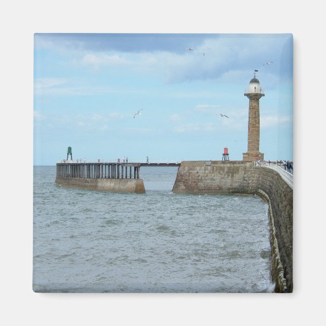 Íman Whitby no North Yorkshire, Inglaterra. (Frente)