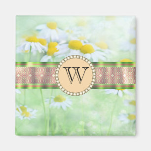 Íman White Daisy está em Green Meadow Monograma