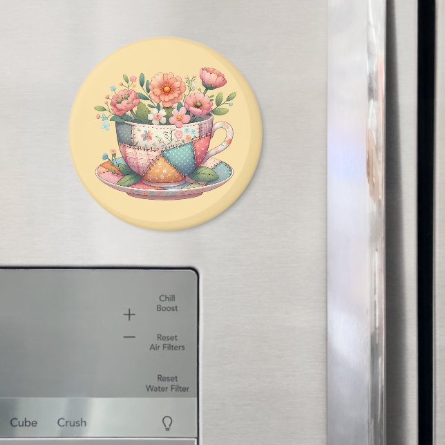 Íman Xícara de Chá em Patchwork com Flores Caprichosas (In Situ (Fridge))