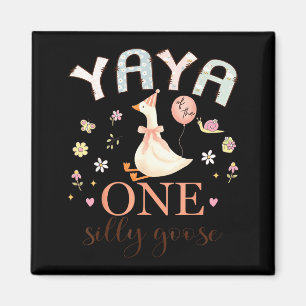 Íman Yaya da menina de um ano da gansa boba