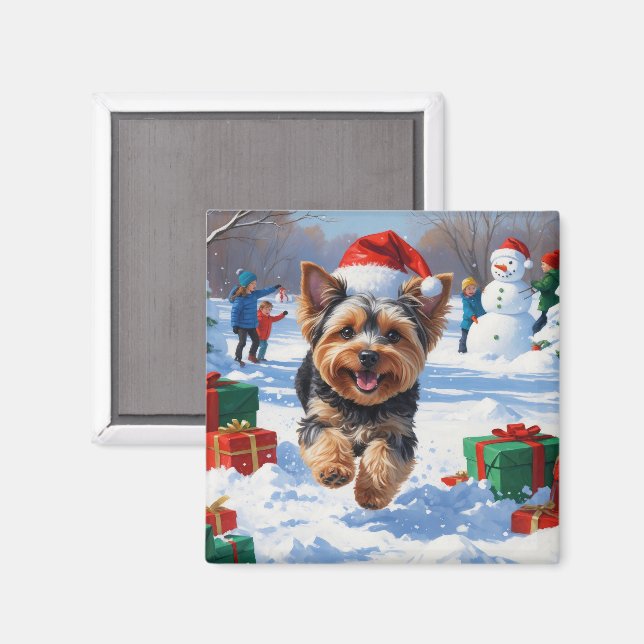 Íman Yorkipoo Correndo na Neve com Chapéu de Natal (Front/Back)