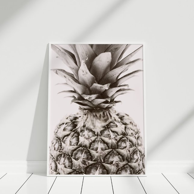 Impressão de abacaxi (Modern Monochrome Pineapple Print in white frame.)