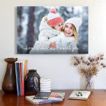 Impressão Em Tela A casa de fotos é onde quer que eu esteja com você<br><div class="desc">"Lar é onde quer que eu esteja com você." Expresse admiração por seus entes queridos com esta arte simples, moderna e na moda personalizada de canvas de fotos com uma doce e manuscrita tipografia que sobrepõe a preciosa foto de sua escolha. Um presente de guarda-excelente para sua própria casa ou...</div>