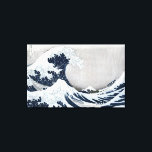 Impressão Em Tela A onda do Excelente de Kanagawa<br><div class="desc">A Onda Excelente de Kanagawa,  da série '36 Views do Monte Fuji' | por Katsushika Hokusai | Art Location: Musee Claude Monet,  Giverny,  França | Artista japonês | Número de Coleção de Imagens: XIR253109</div>