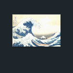Impressão Em Tela A onda do Excelente na Arte Japonesa Kanagawa Ukiy<br><div class="desc">Esta arte icônica de Katsushika Hokusai é uma de suas obras mais famosas, e sua popularidade global continua crescendo. A trabalho de arte representa dois barcos cheios de marinheiros japoneses diante da imensa onda de Excelentes. A onda parece estar prestes a engolir os barcos por completo, ameaçando consumir os marinheiros....</div>