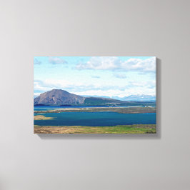 Impressão Em Tela A paisagem da manhã da Islândia com fazendas em um