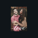 Impressão Em Tela Amor Eterno: Enfeite Personalizado para Fotos de E<br><div class="desc">Celebre o seu amor e compromisso com a "Love Eternal" (Amor Eterno) Fotografia de Noivado Personalizada em Canvas Envolvido. Este lindo canvas não é apenas uma peça decorativa; é uma bela homenagem à sua história de amor única, perfeita para exibir na sua festa de noivado, casamento e posteriormente como uma...</div>