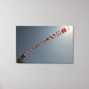 Impressão Em Tela As bandeiras voam sobre a plataforma de USS Iwo